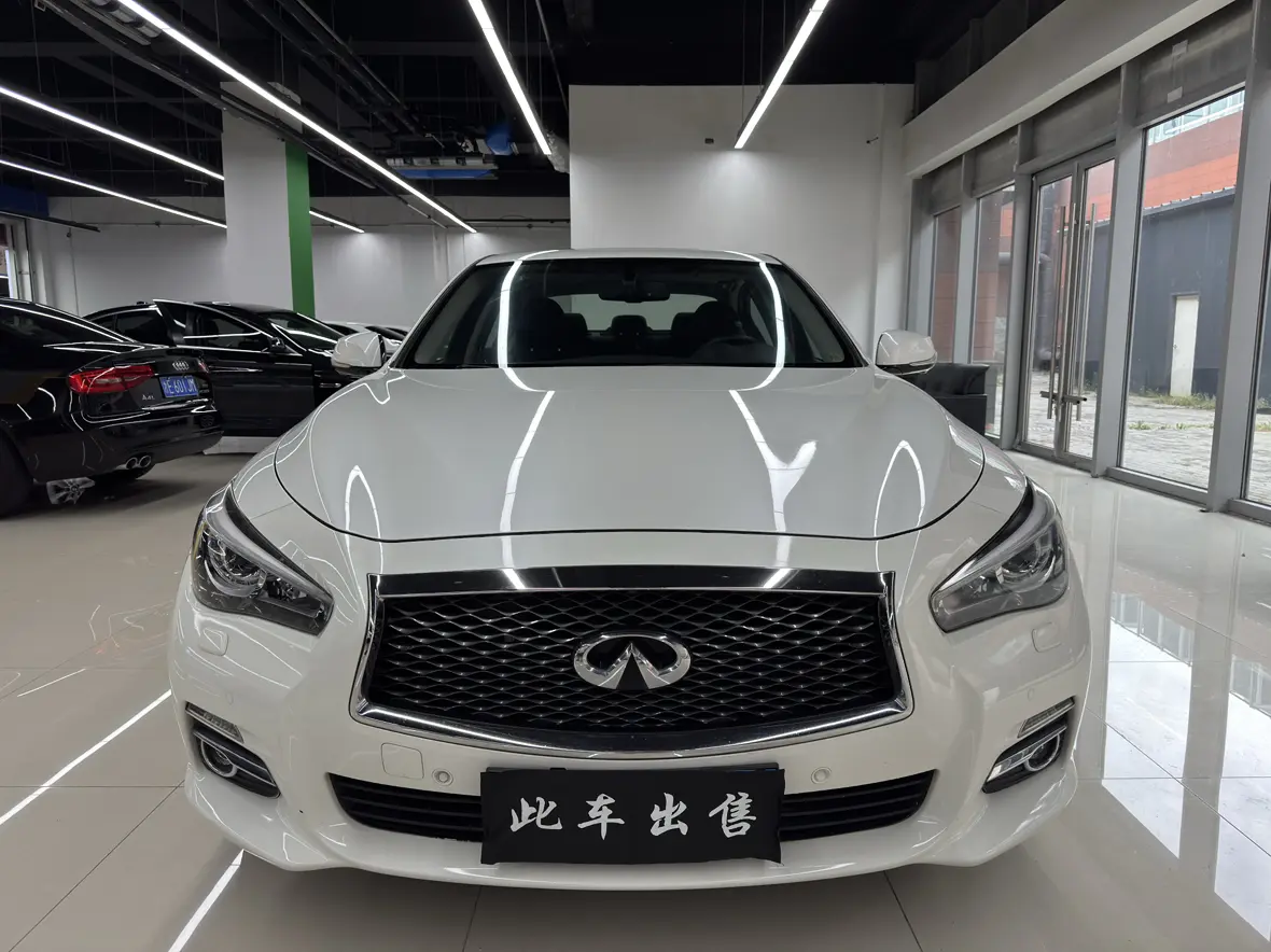 Infiniti Q50L
