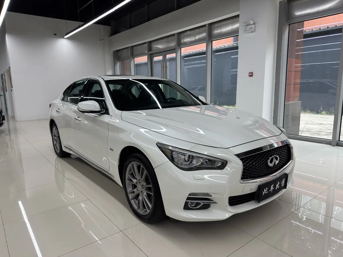 Infiniti Q50L