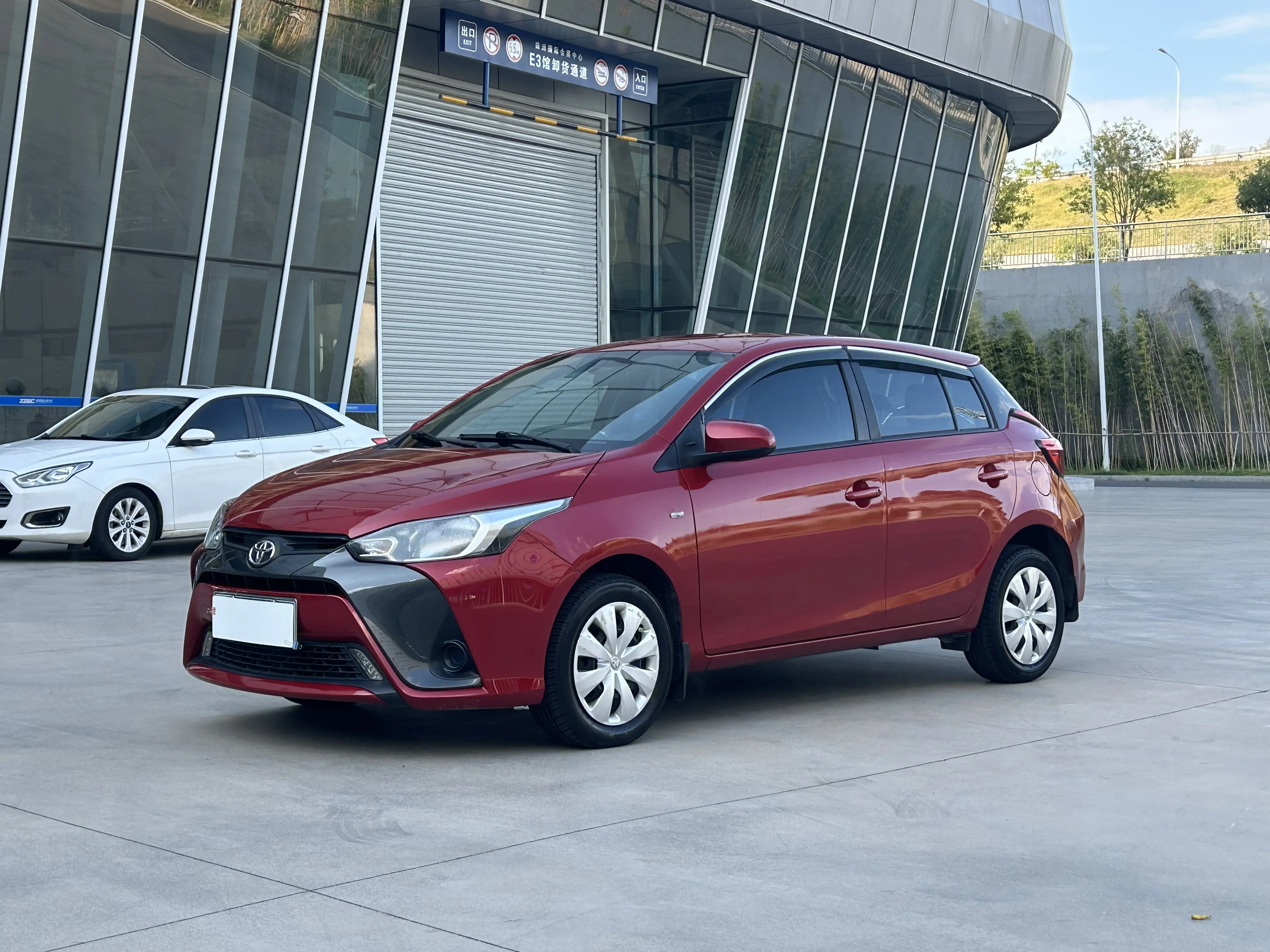 Toyota Yaris L  из Китая