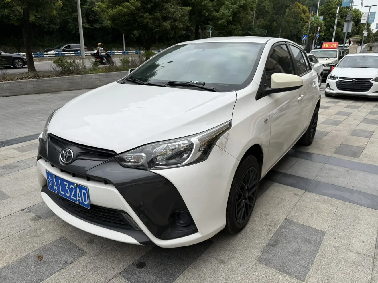 Toyota Yaris L  из Китая