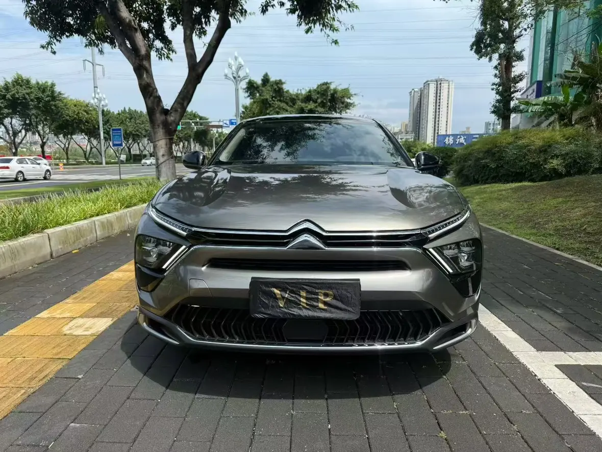 Citroën Versailles C5 X