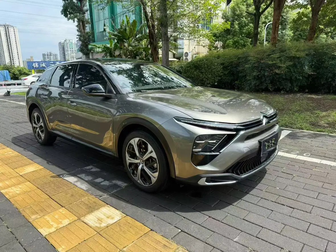 Citroën Versailles C5 X