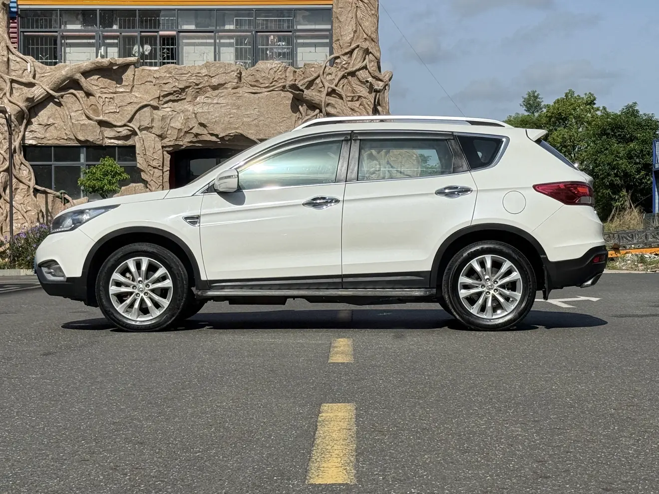 Dongfeng Fengshen AX7