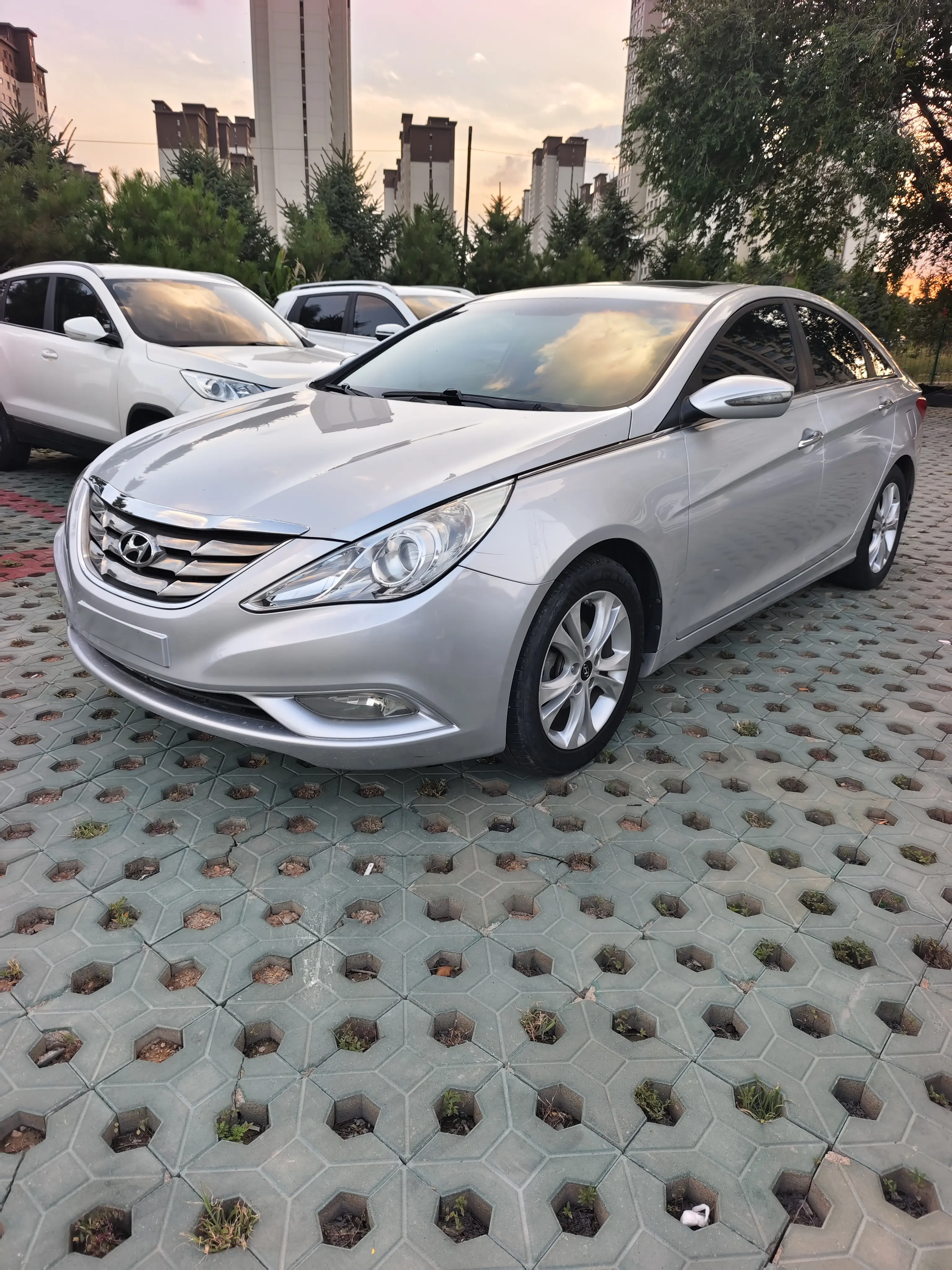 Hyundai Sonata eight