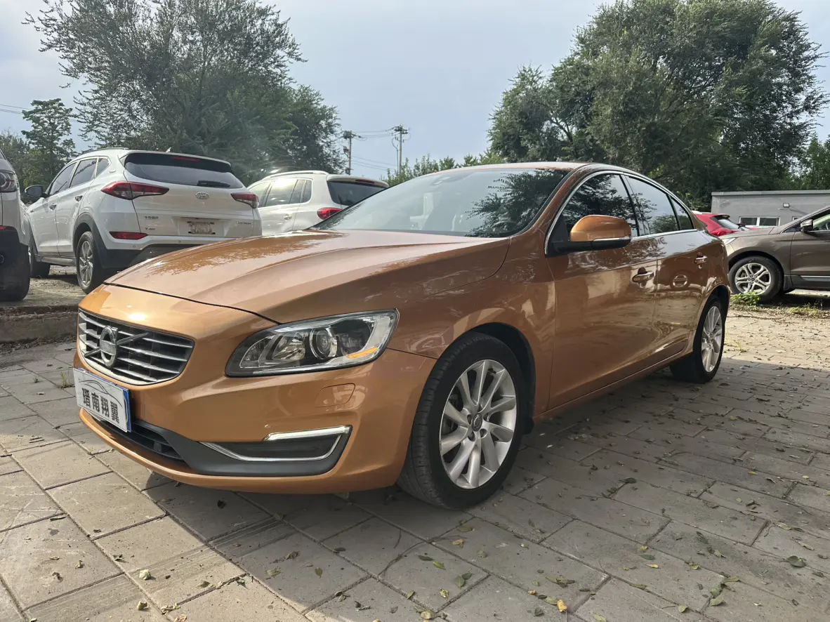 Volvo S60 (imported)