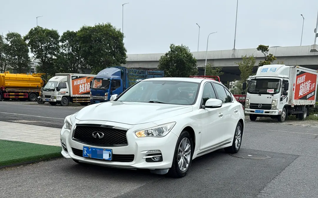 Infiniti Q50L