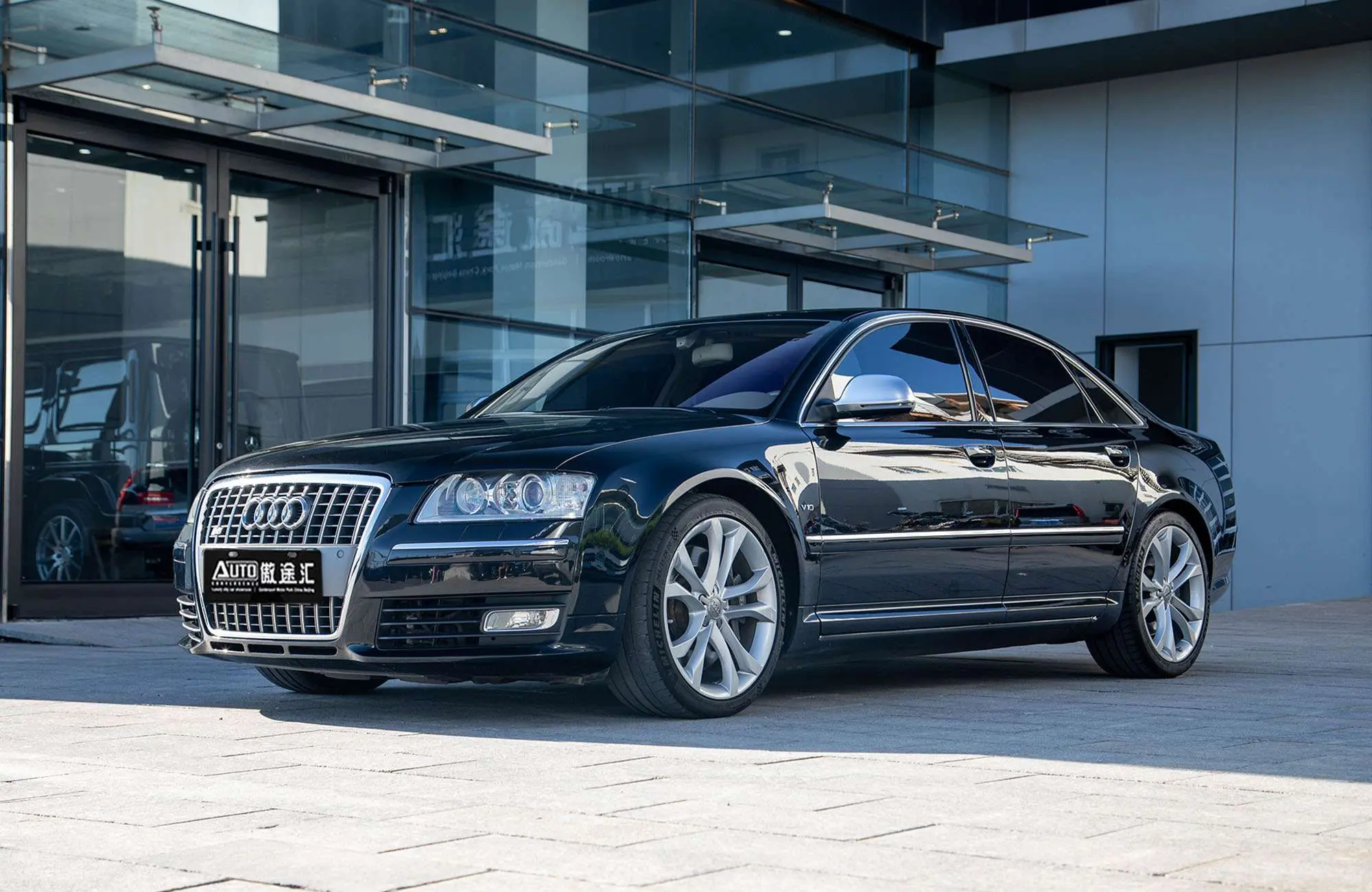 Audi S8  из Китая