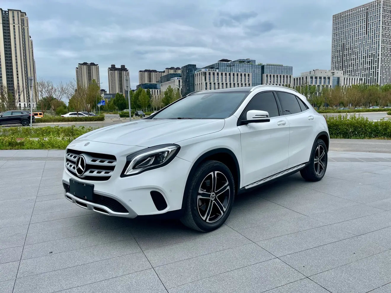 Mercedes-Benz GLA  из Китая