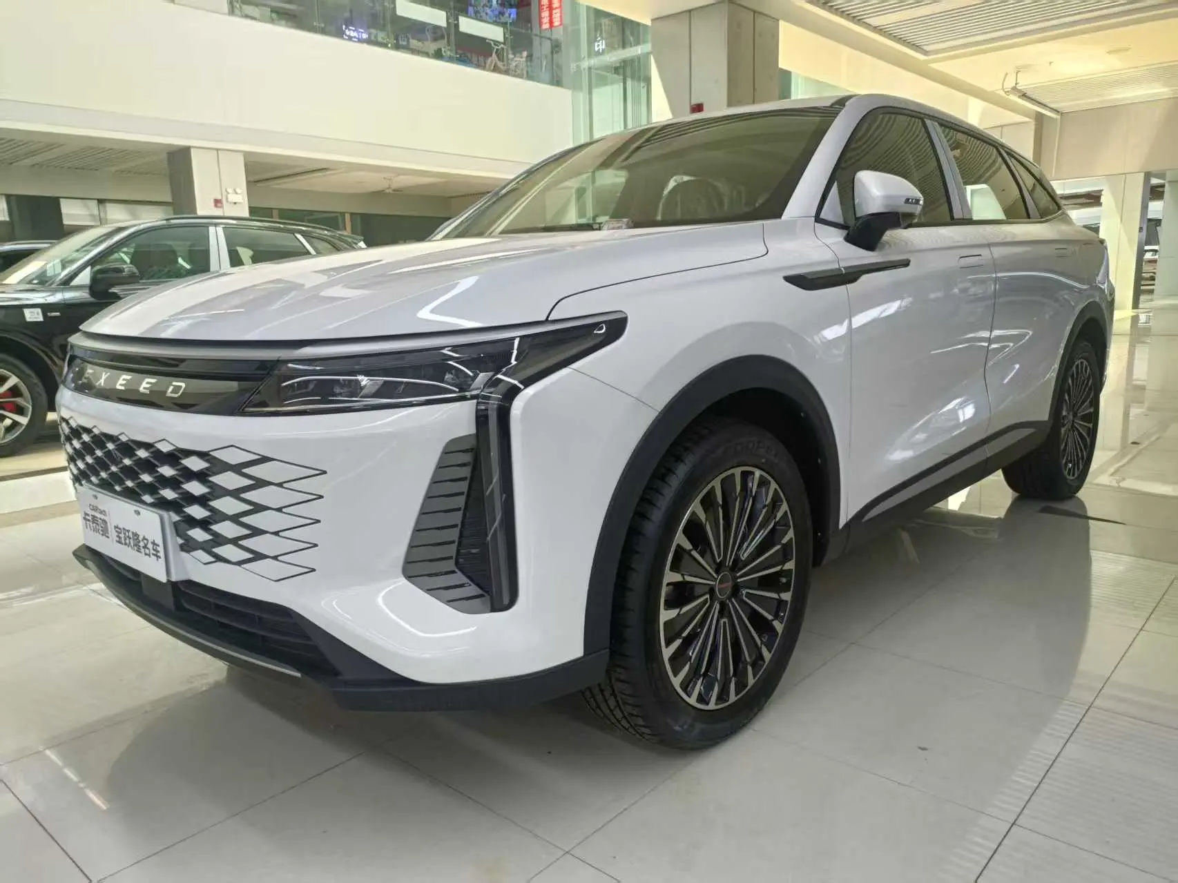 Exeed Xingtu Yaoguang C-DM  из Китая