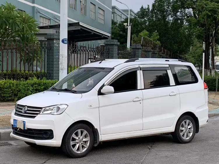 Dongfeng Fengon 330  из Китая