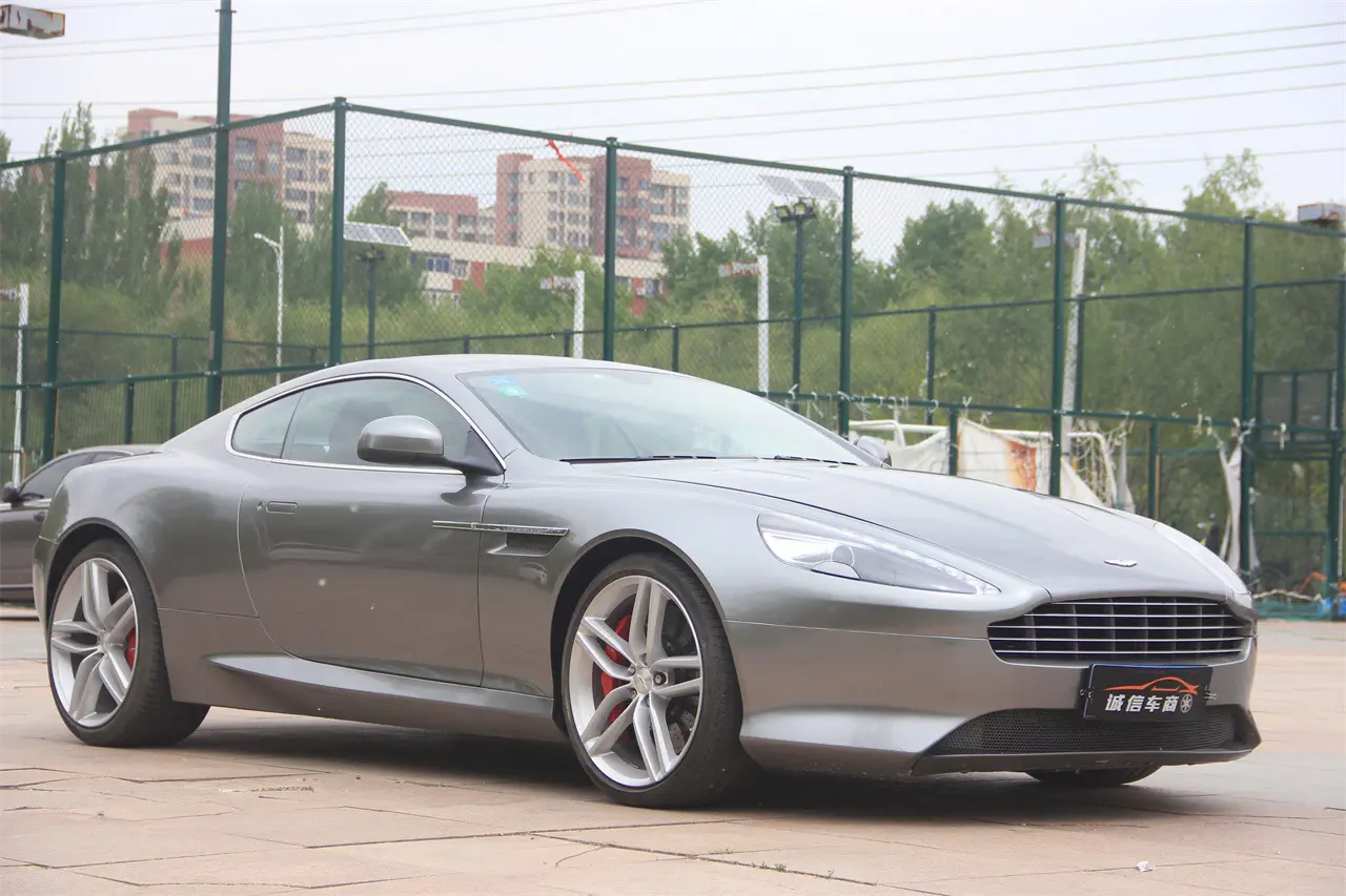 Aston Martin DB9