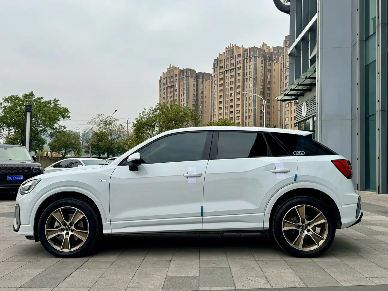 Audi Q2L