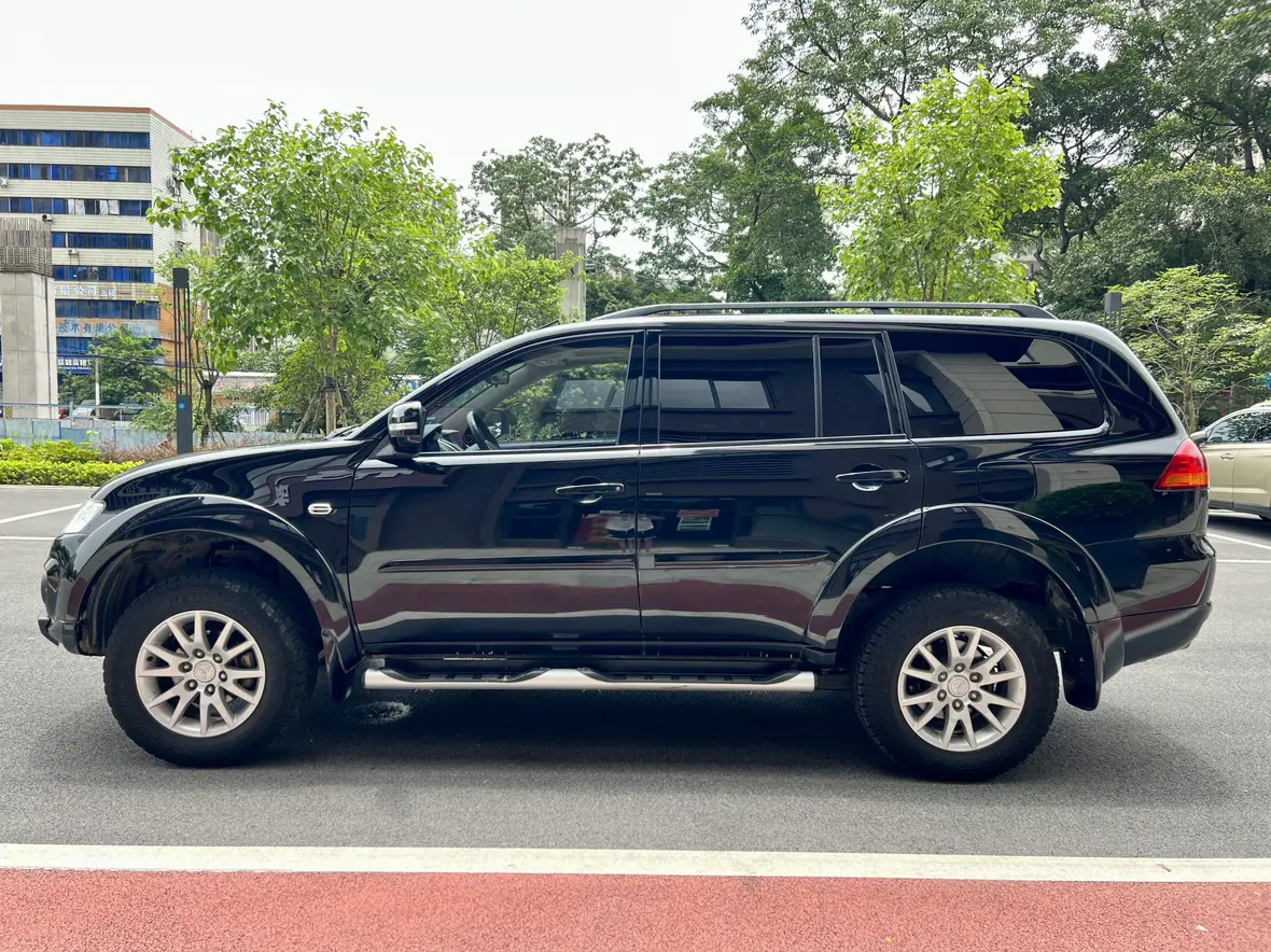 Mitsubishi Pajero Jinchang