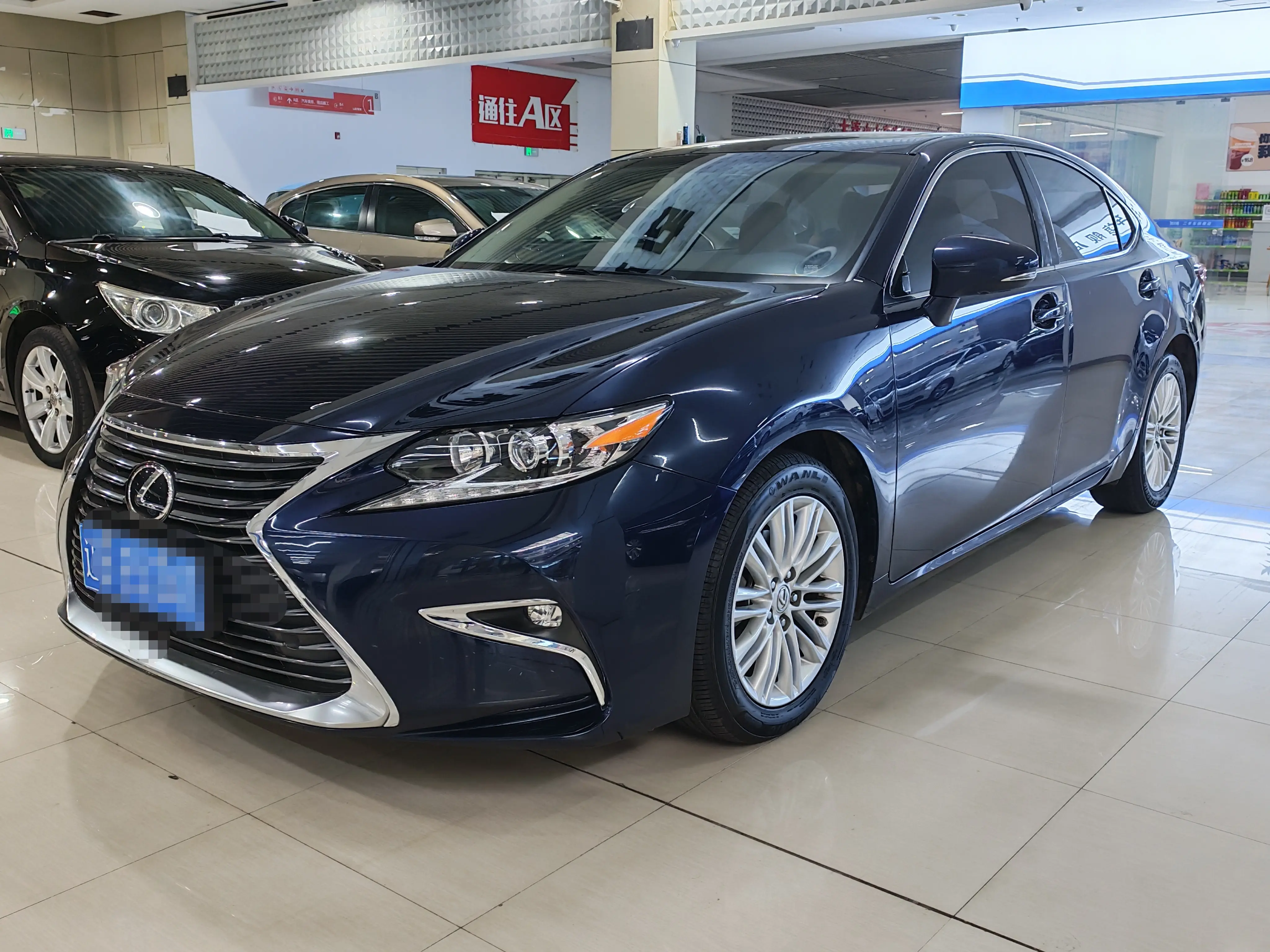 Lexus ES