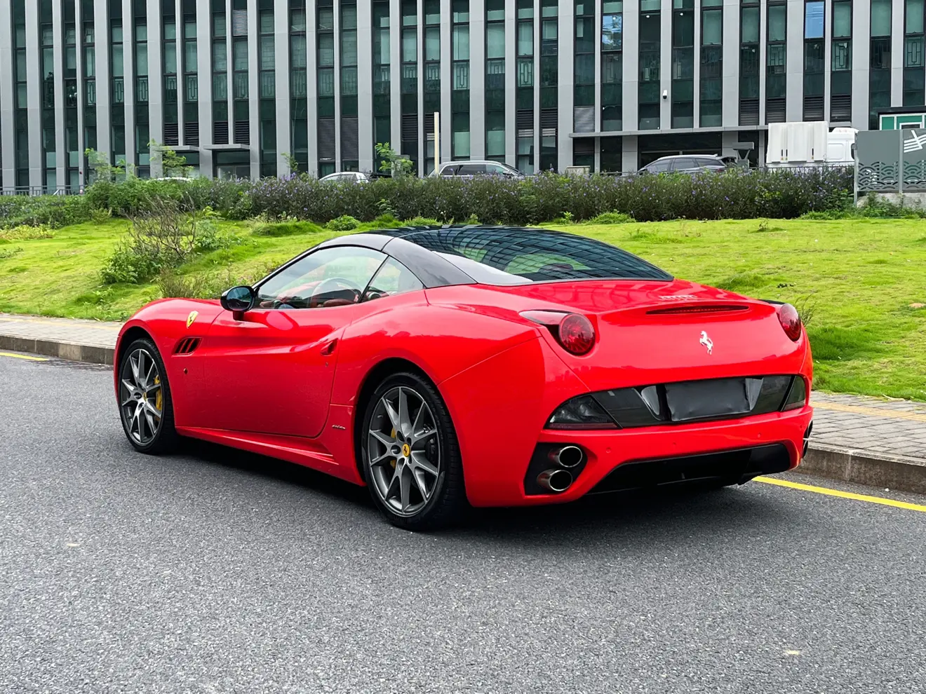Ferrari California T