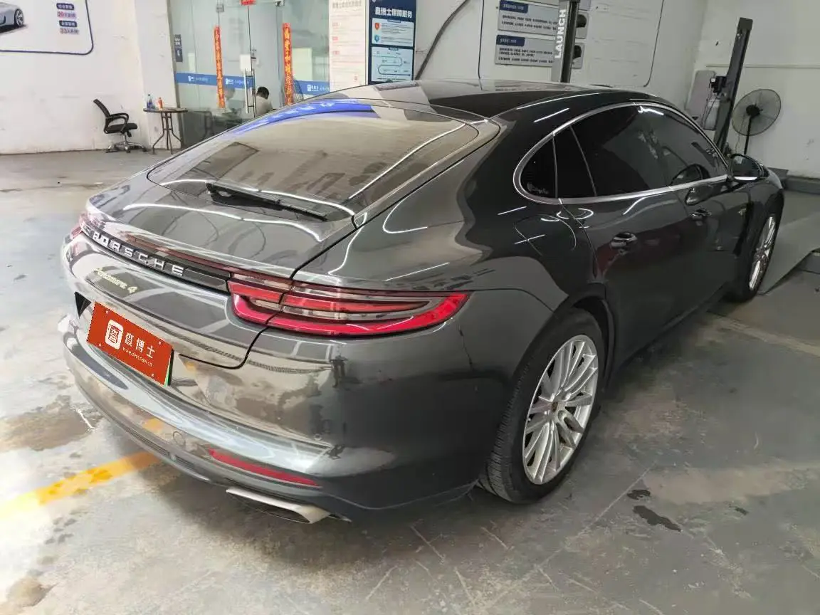 Porsche Panamera E-Hybrid