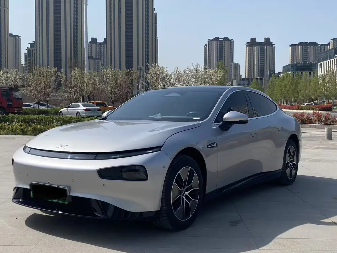 Xpeng P7  из Китая