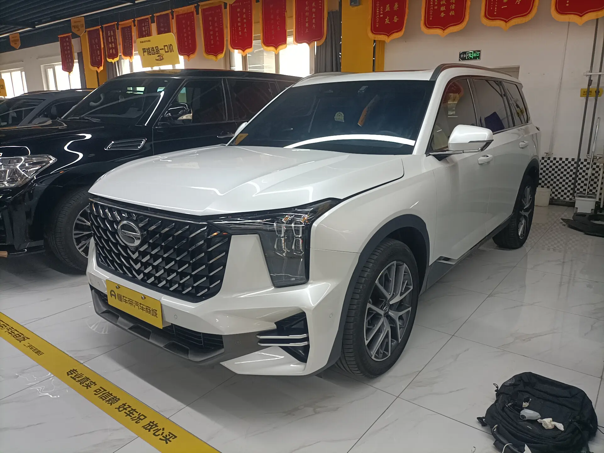 GAC Trumpchi GS8  из Китая