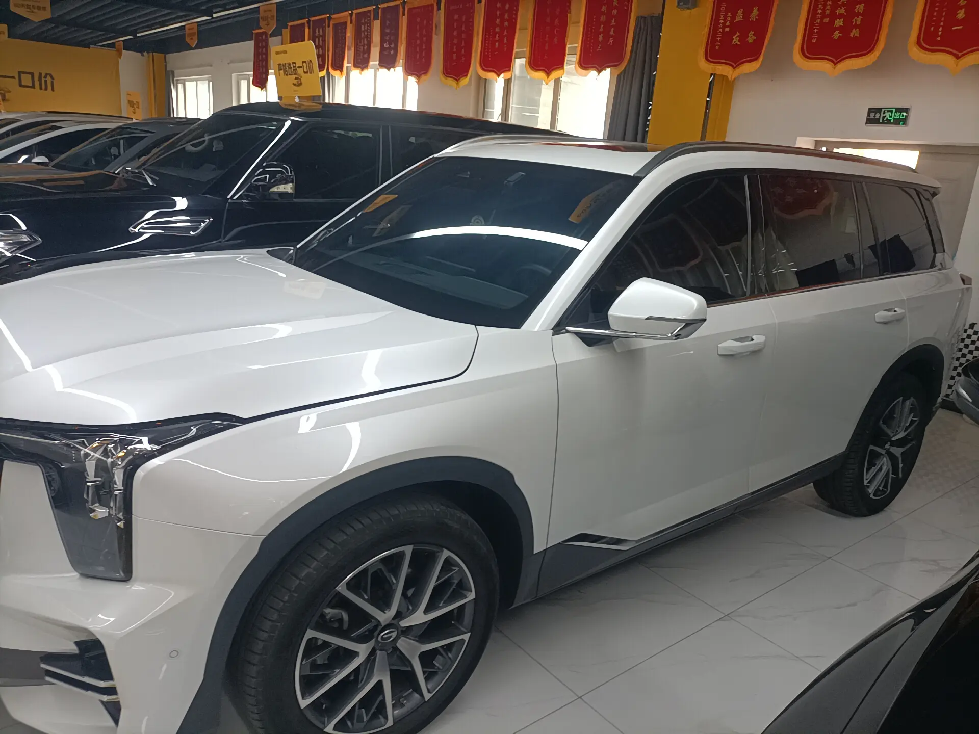 GAC Trumpchi GS8  из Китая
