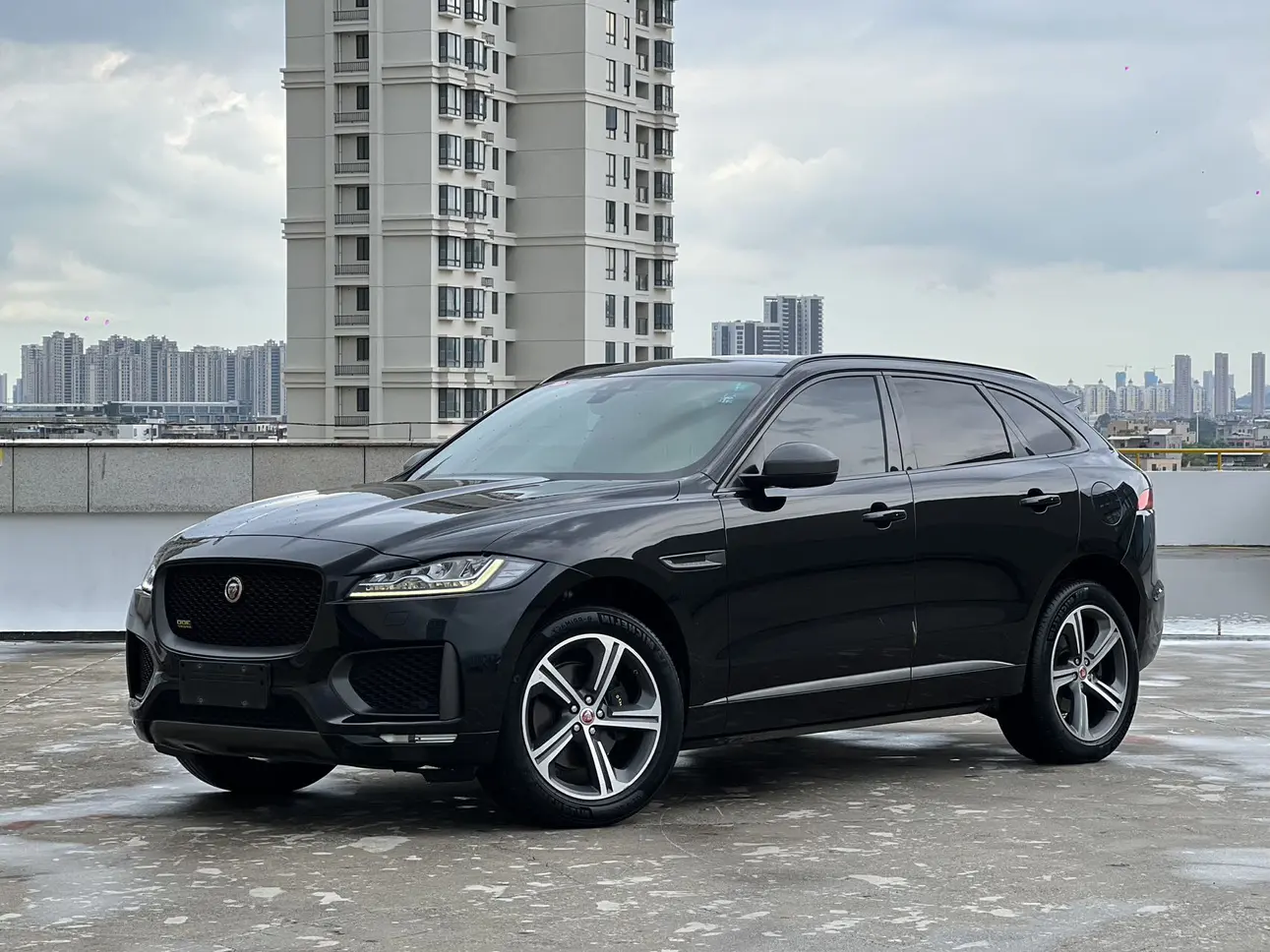 Jaguar F-PACE