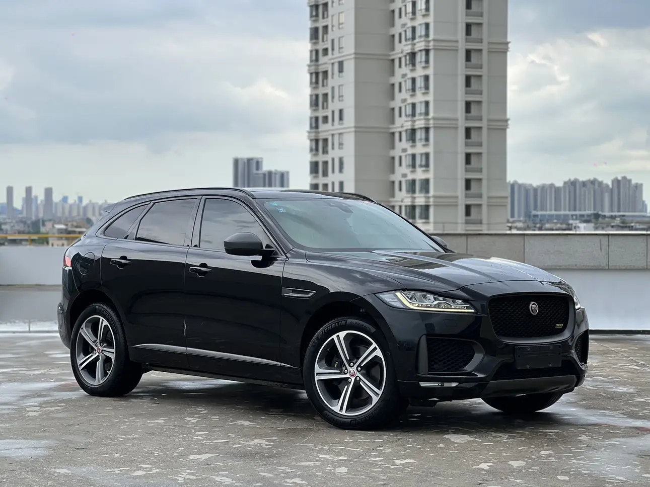 Jaguar F-PACE