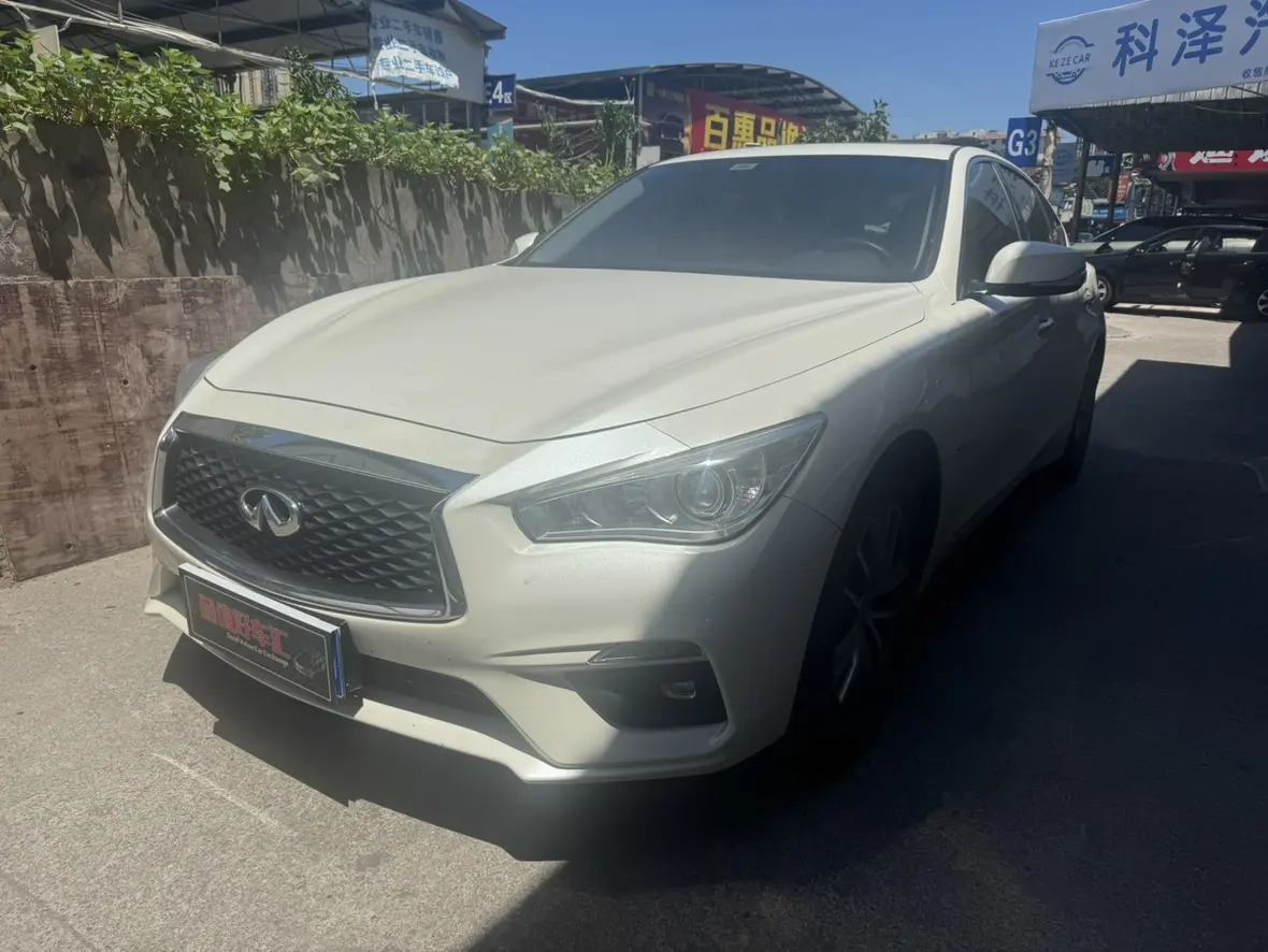 Infiniti Q50L