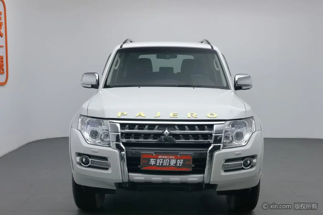 Mitsubishi Pajero (imported)