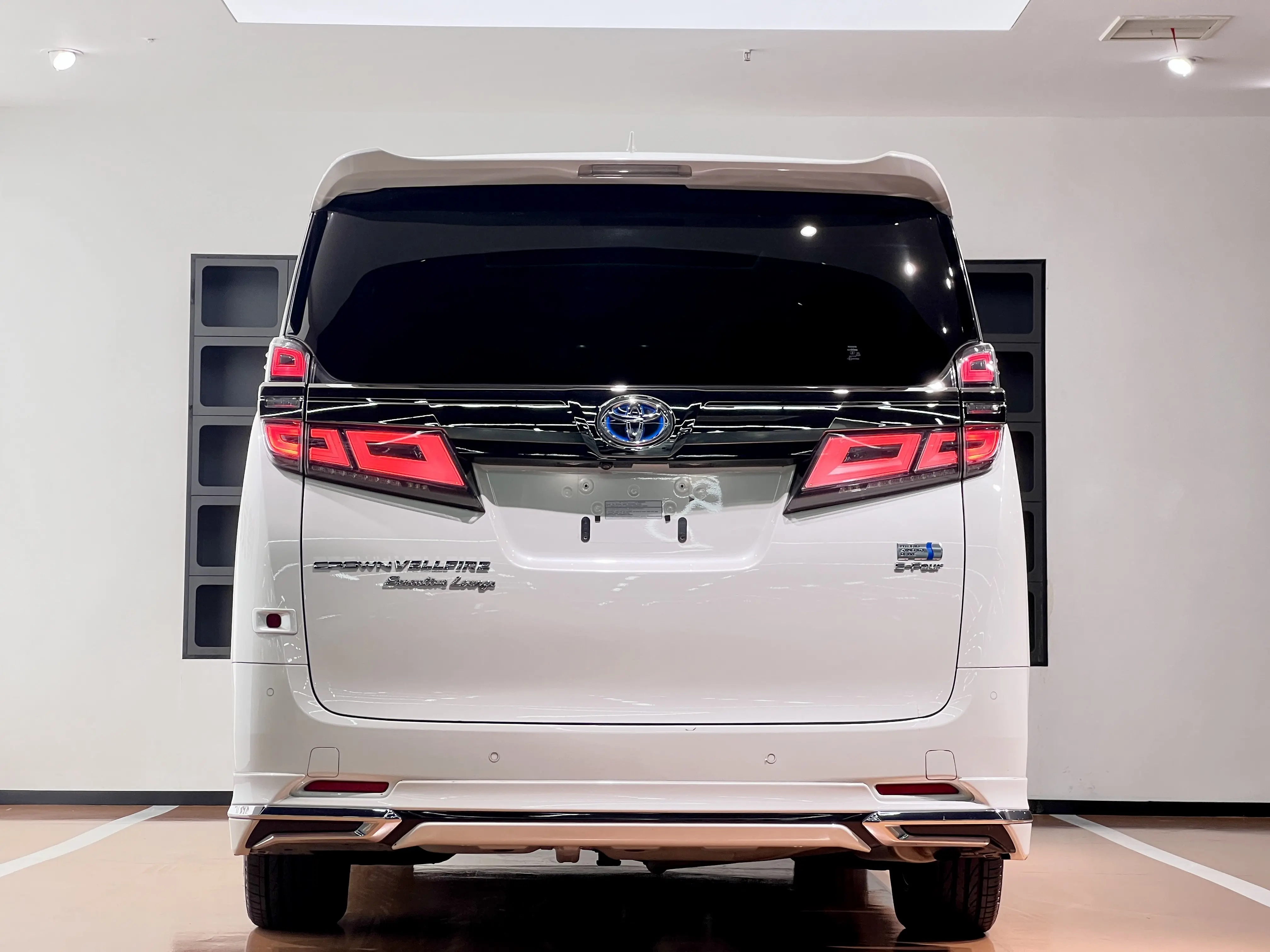 Toyota Crown Wellfire