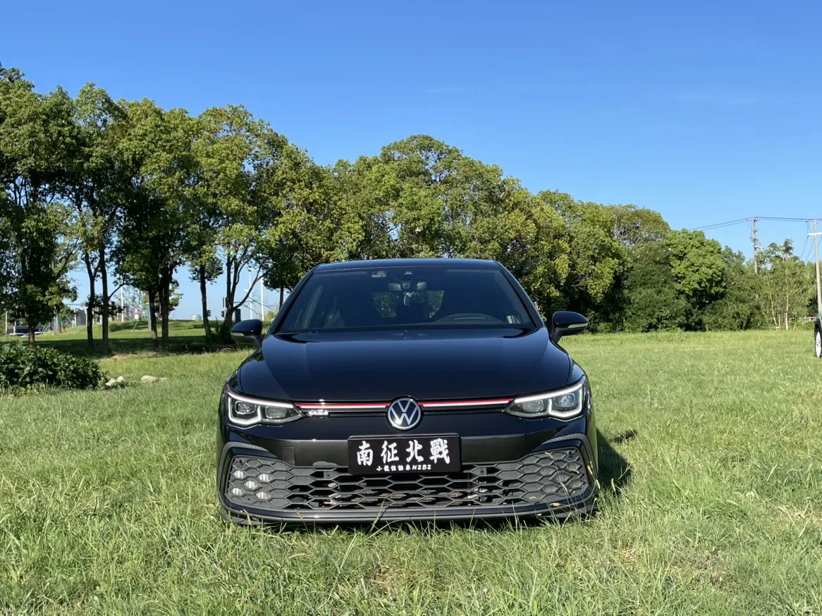 Volkswagen Golf GTI