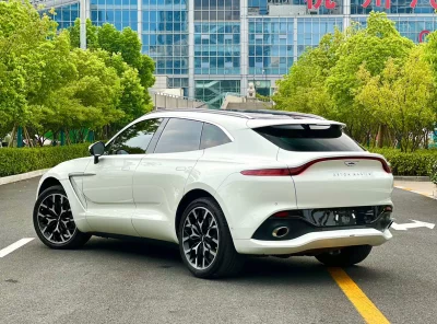 Aston Martin DBX