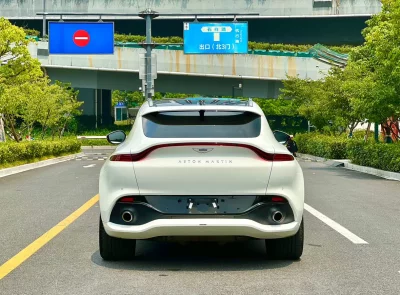 Aston Martin DBX