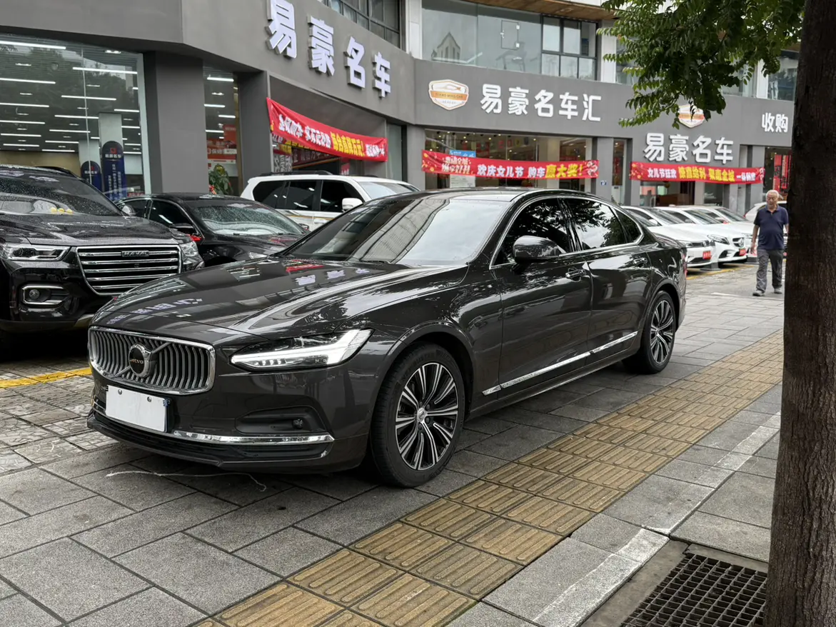 Volvo S90