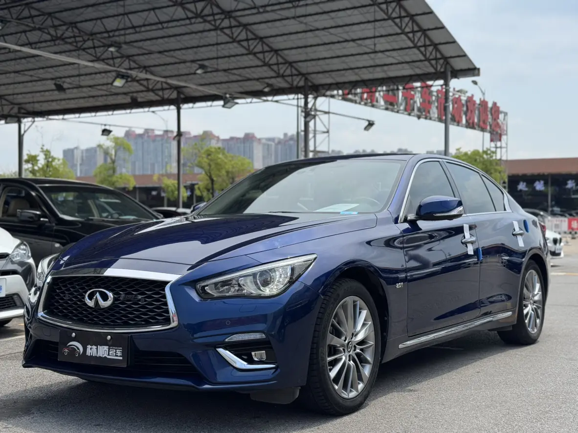 Infiniti Q50L