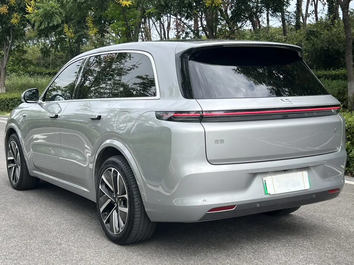 Lixiang L8