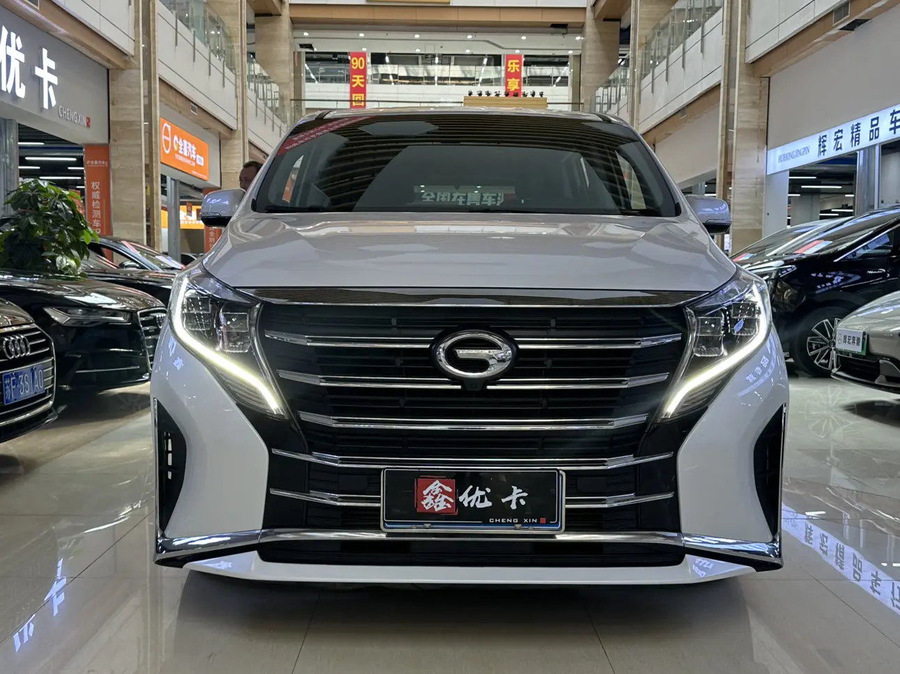 GAC Trumpchi M8  из Китая