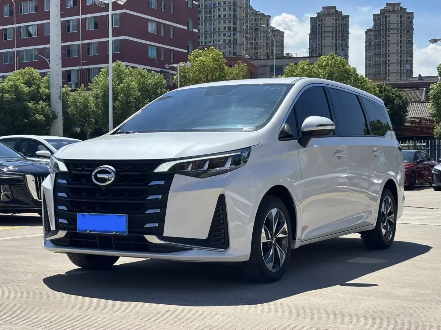 GAC Trumpchi M6  из Китая