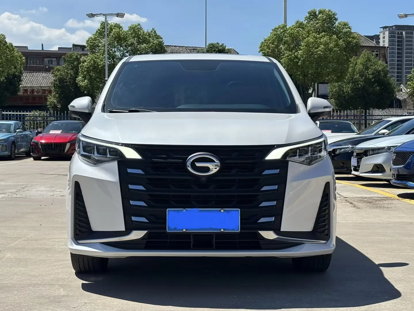 GAC Trumpchi M6  из Китая