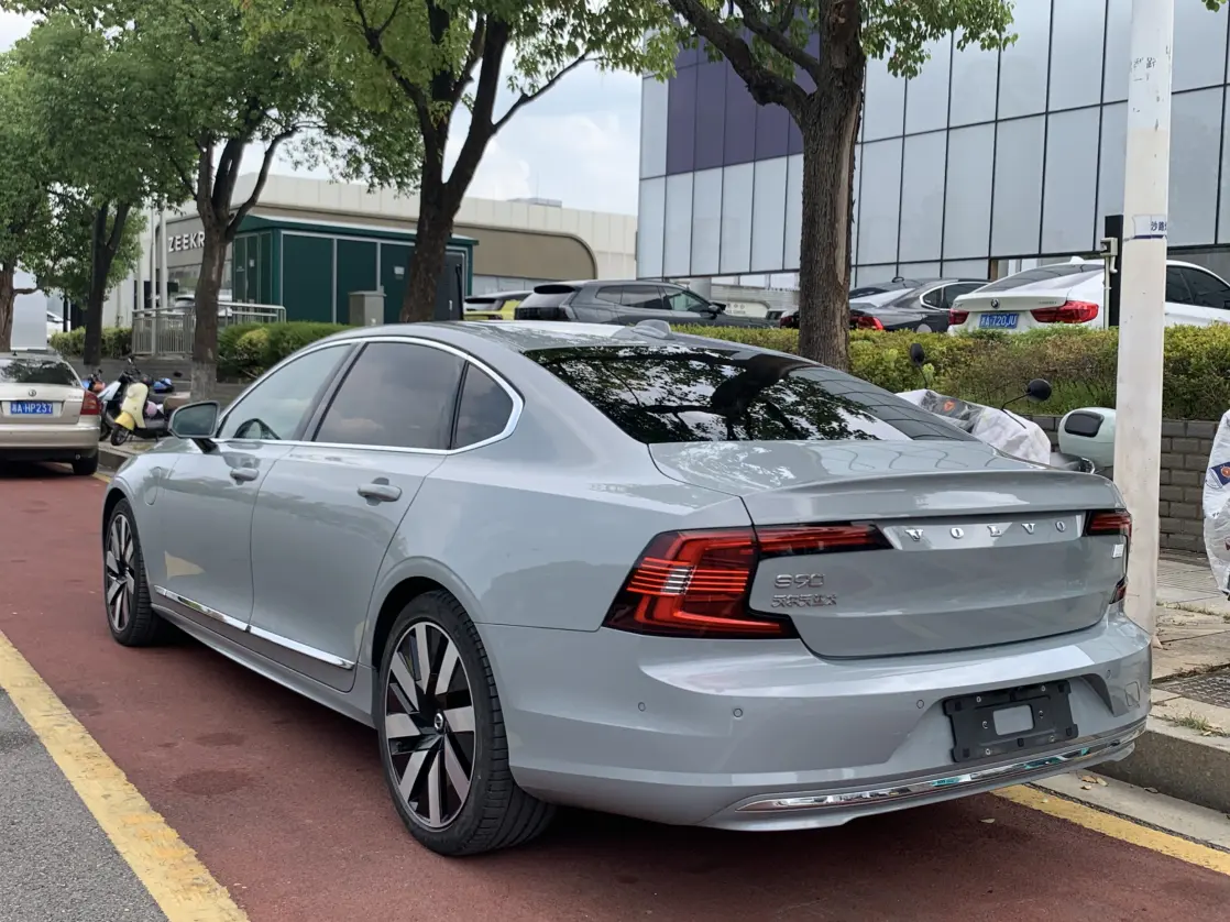 Volvo S90 PHEV