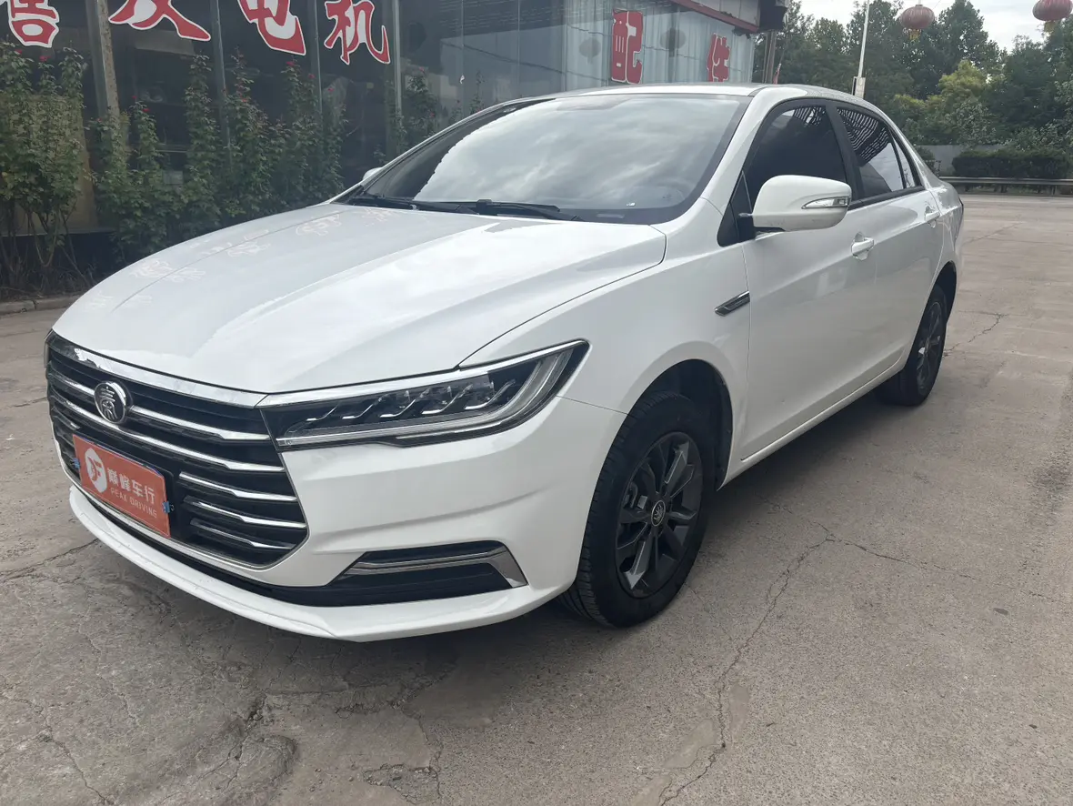 BYD Qin  из Китая