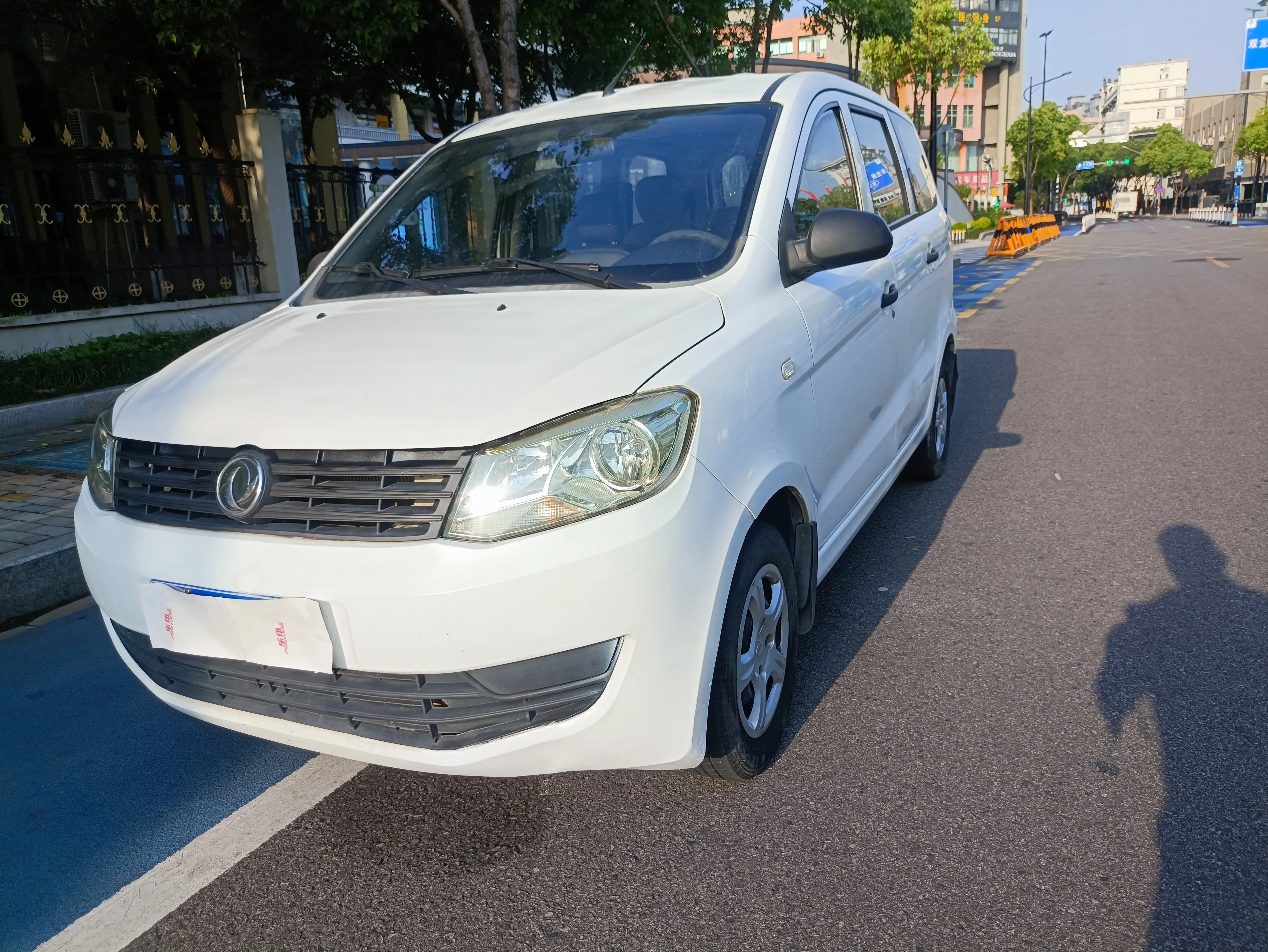 Dongfeng Fengon 330  из Китая