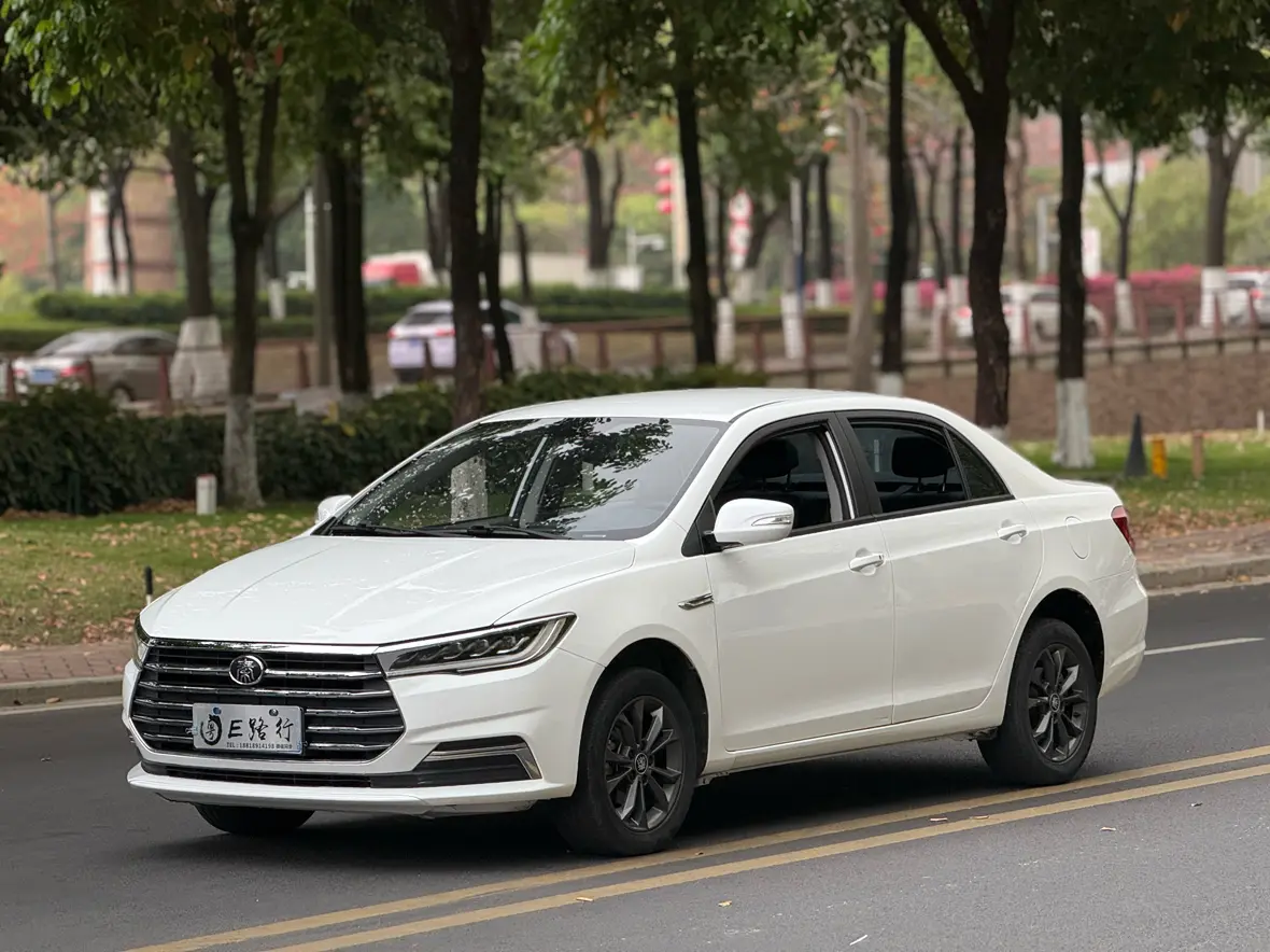 BYD Qin  из Китая