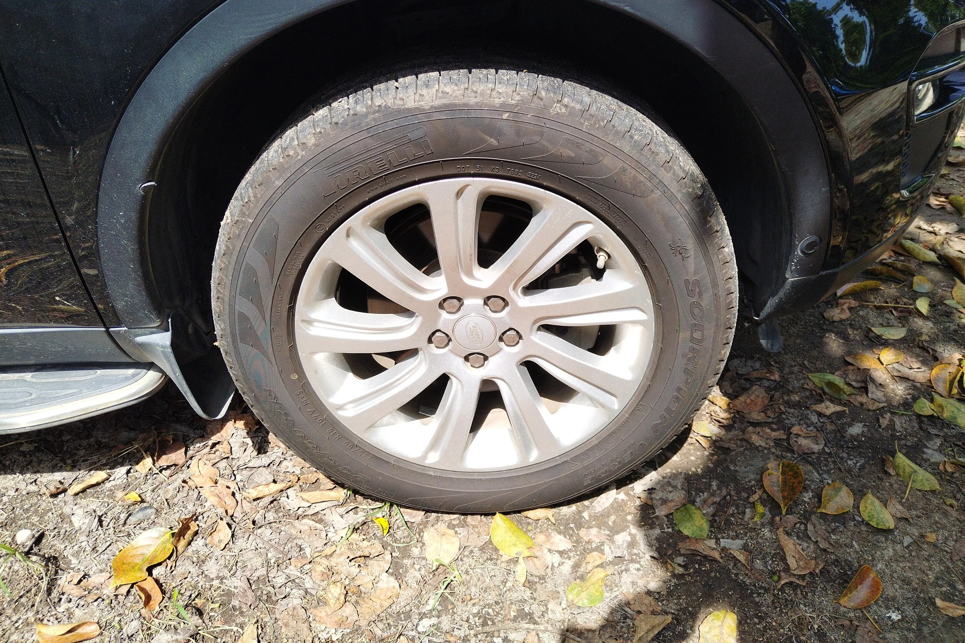 Land Rover Discover the magic