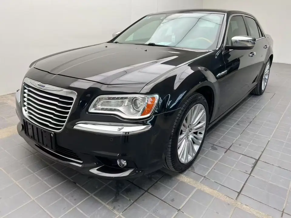 Chrysler 300C (imported)