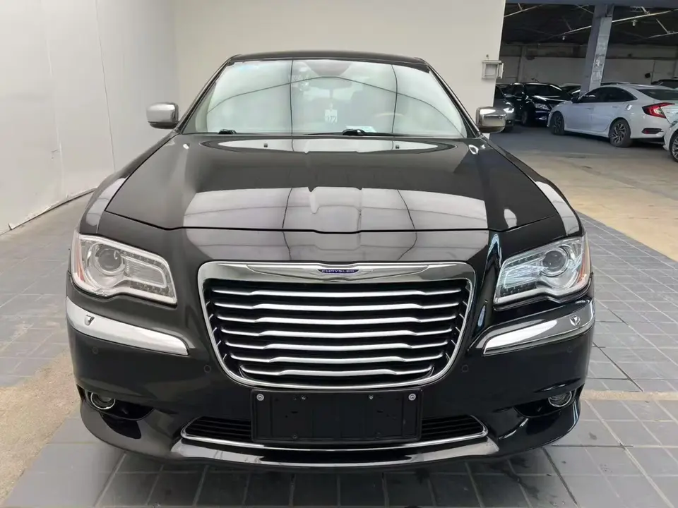 Chrysler 300C (imported)