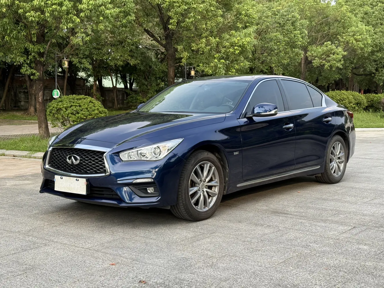 Infiniti Q50L