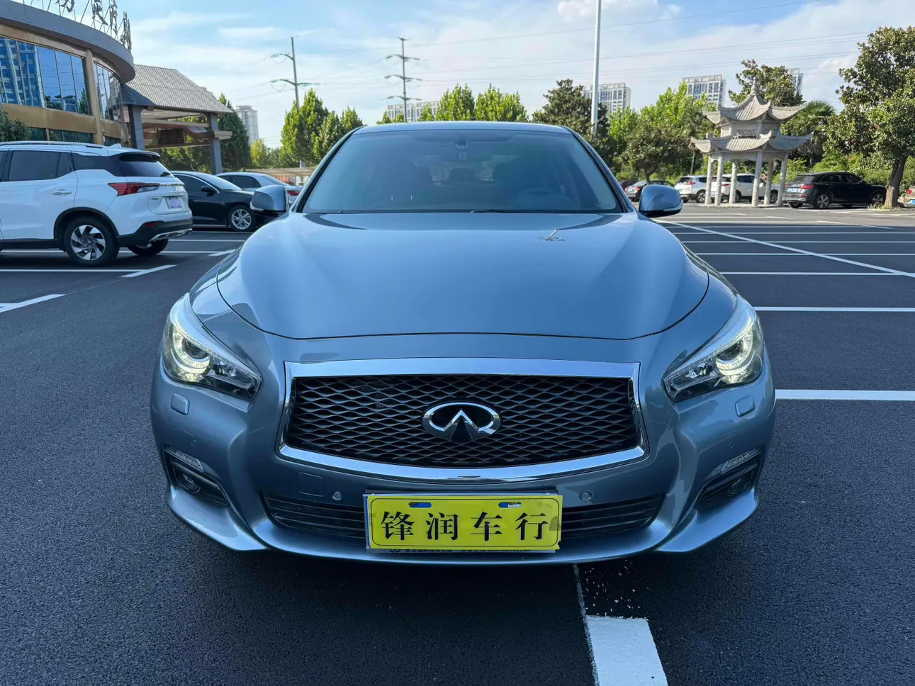 Infiniti Q50L