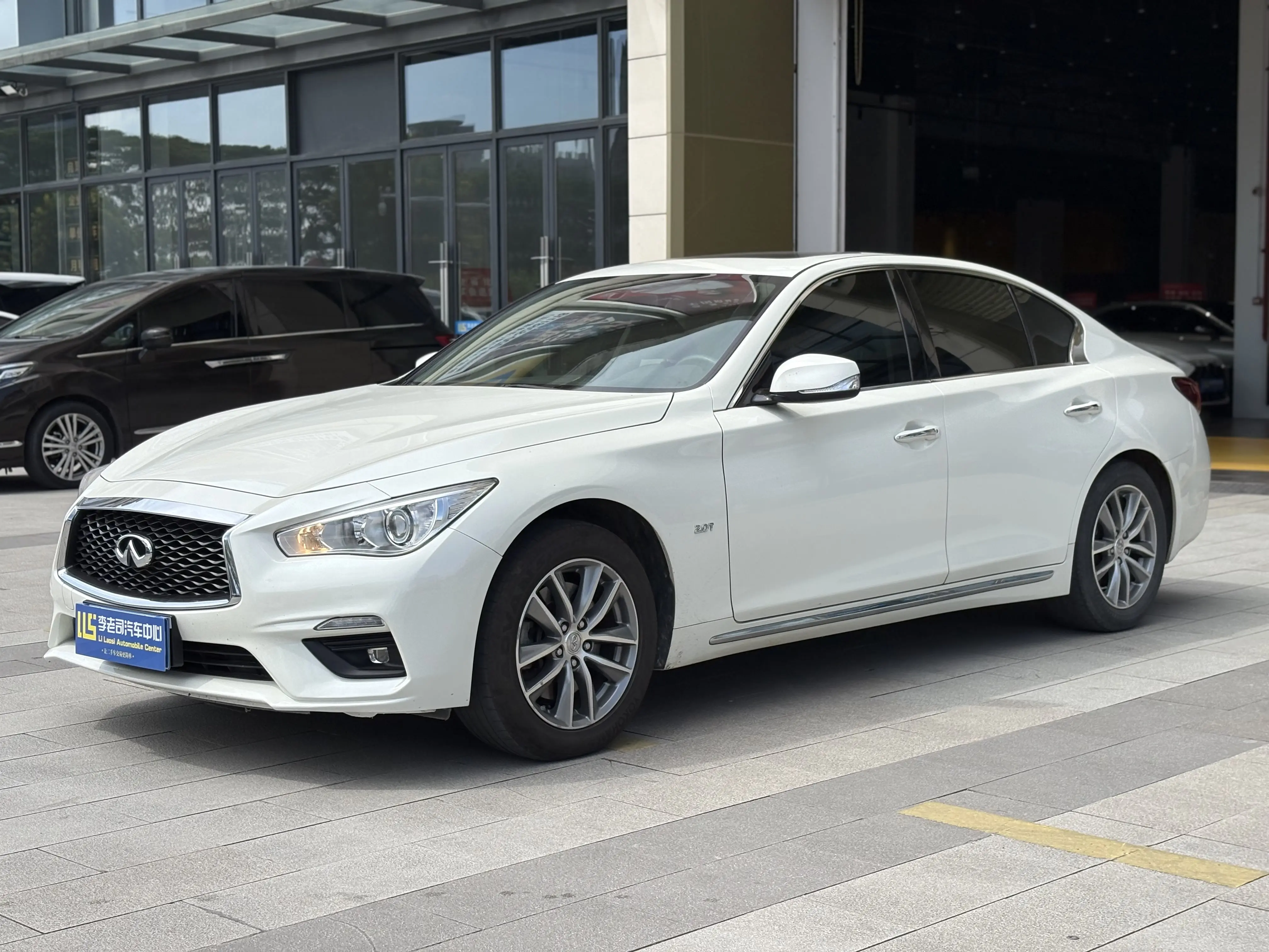 Infiniti Q50L
