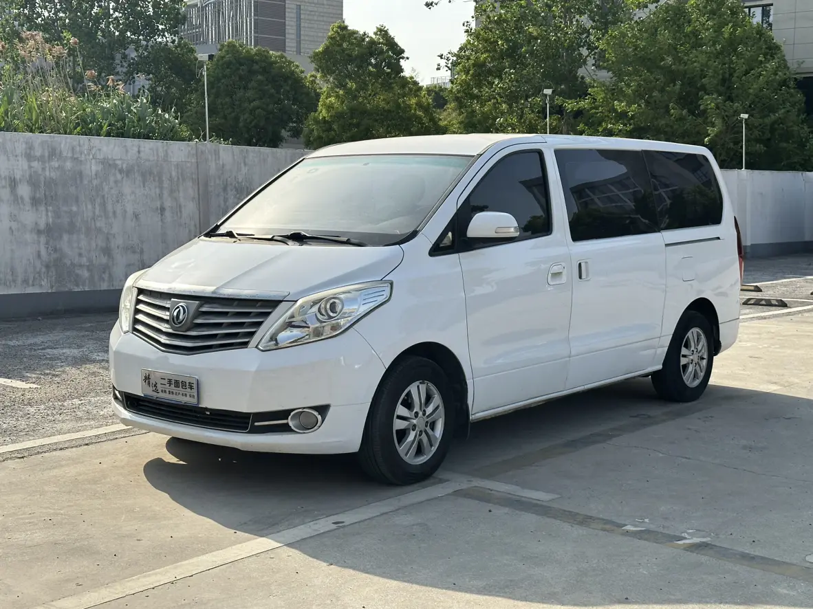 Forthing Fengxing CM7  из Китая