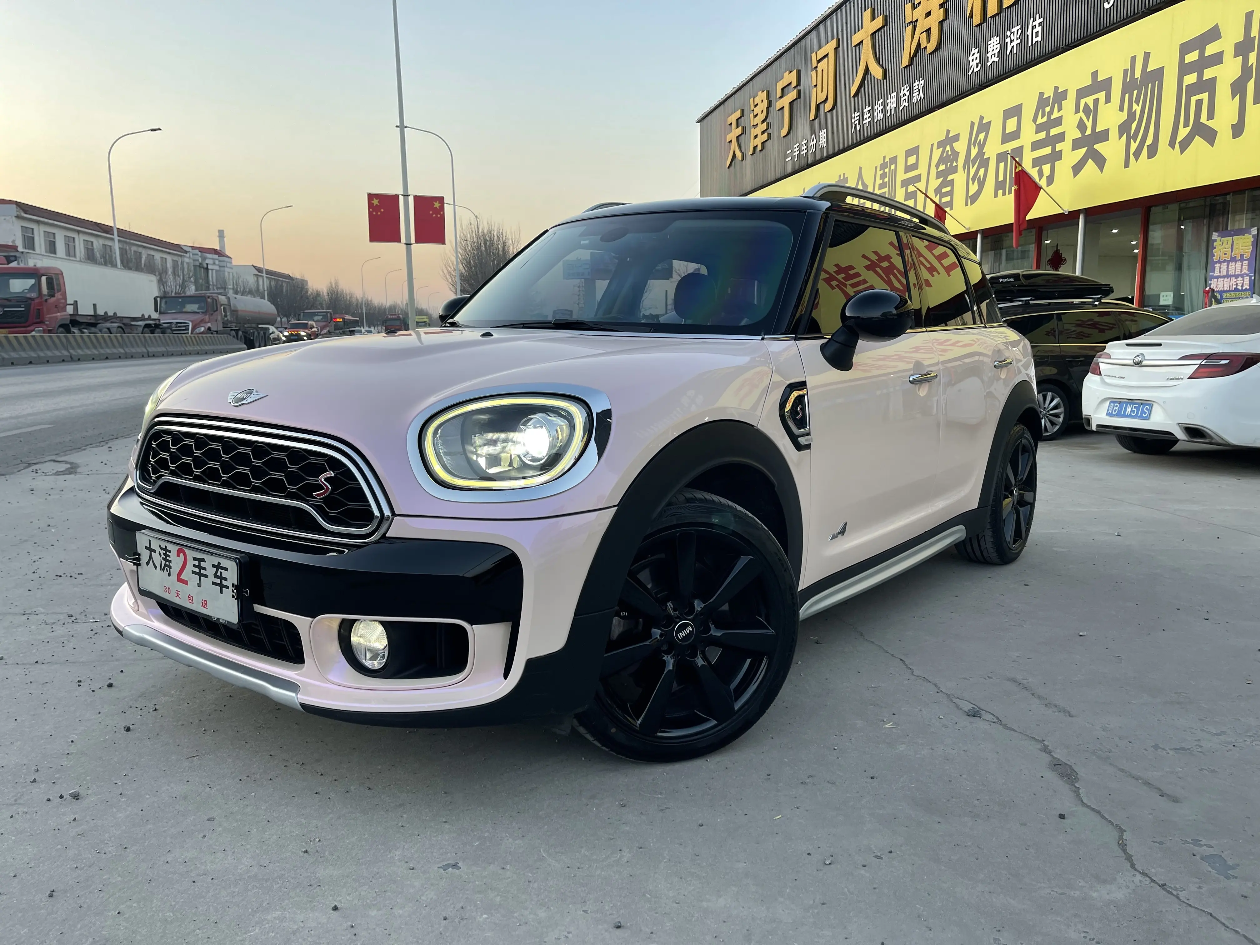 MINI COUNTRYMAN