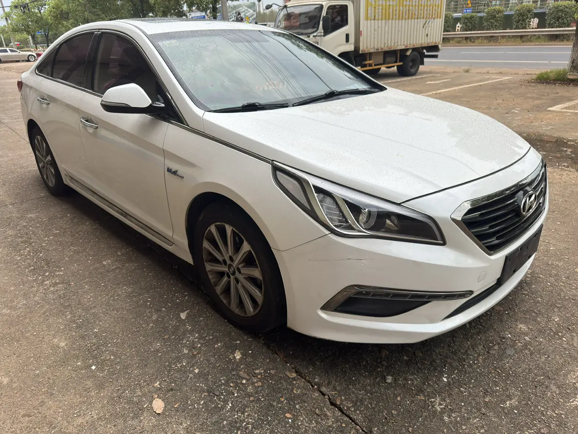 Hyundai Sonata nine